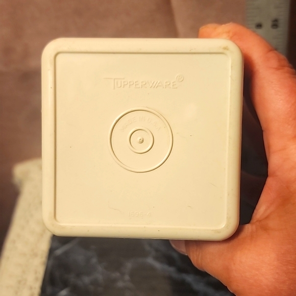 SALE! Tupperware Cheese Block Keeper - Picture 3 of 4